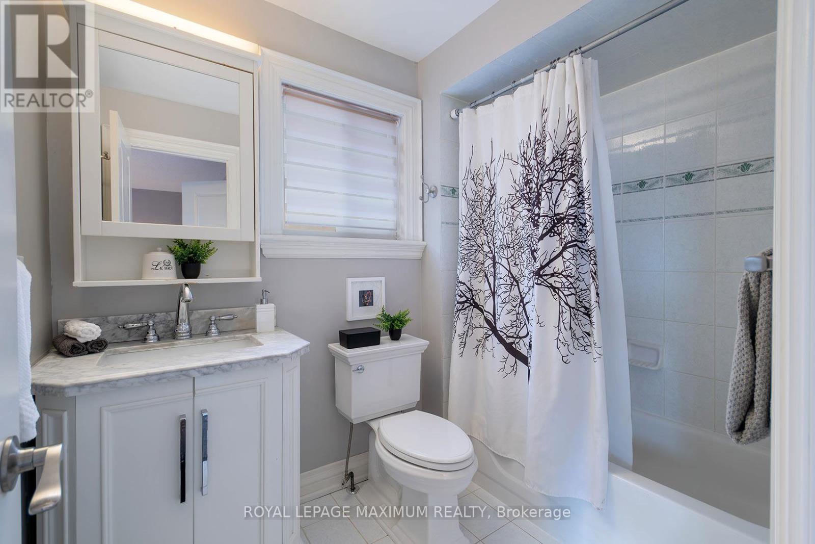 33 La Neve Avenue, Vaughan, Ontario  L4H 1M4 - Photo 25 - N12944082