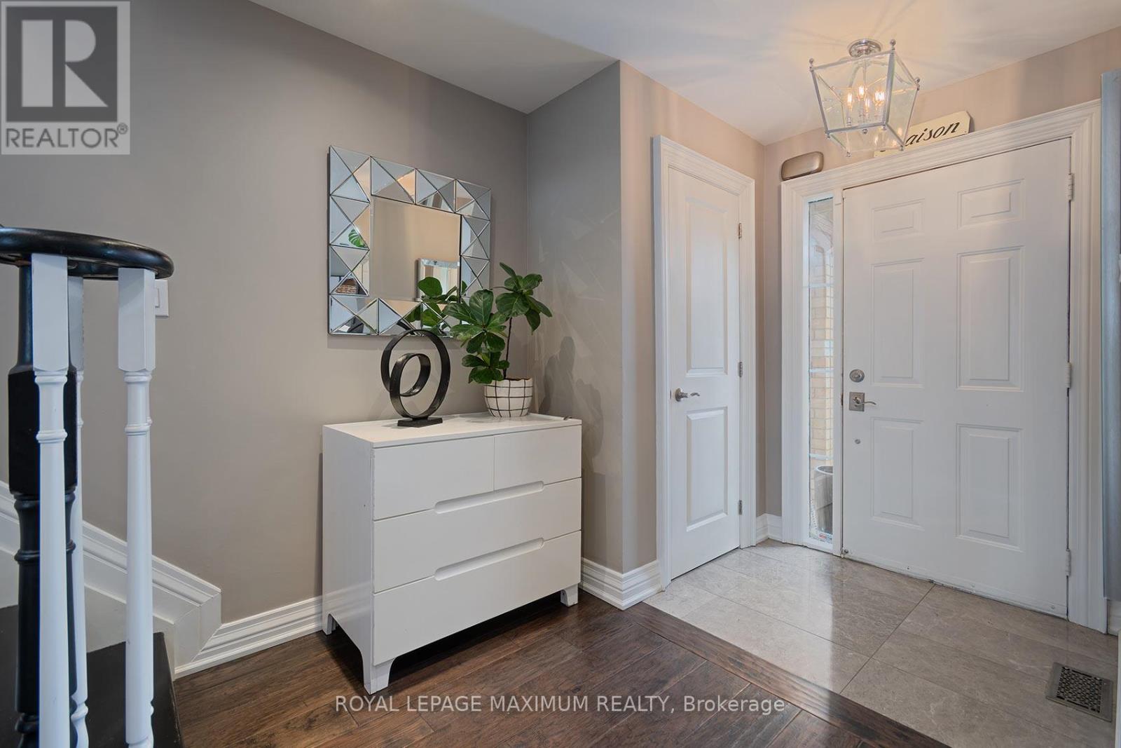 33 La Neve Avenue, Vaughan, Ontario  L4H 1M4 - Photo 5 - N12944082