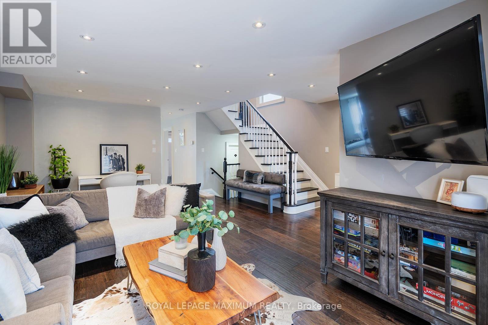 33 La Neve Avenue, Vaughan, Ontario  L4H 1M4 - Photo 9 - N12944082