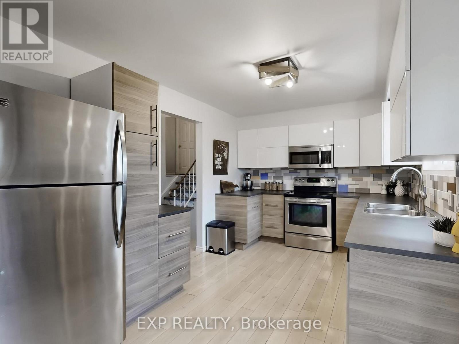 10384 Ravenshoe Road, Georgina, Ontario  L0C 1L0 - Photo 12 - N12944136