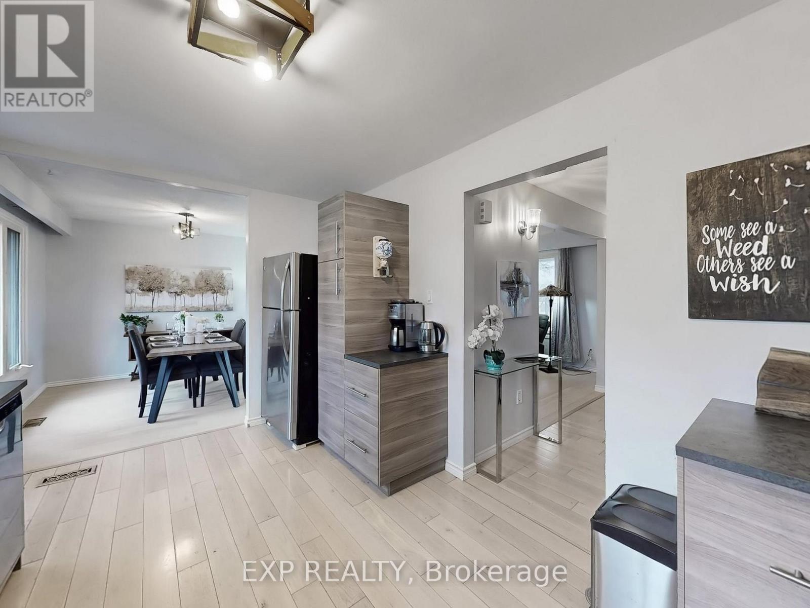 10384 Ravenshoe Road, Georgina, Ontario  L0C 1L0 - Photo 15 - N12944136