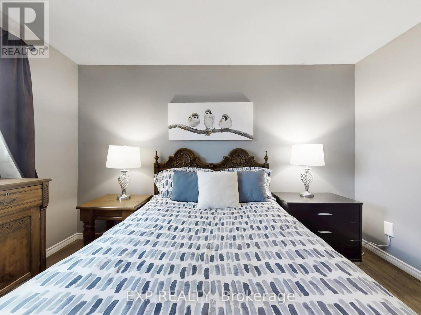 10384 Ravenshoe Road, Georgina, Ontario  L0C 1L0 - Photo 19 - N12944136