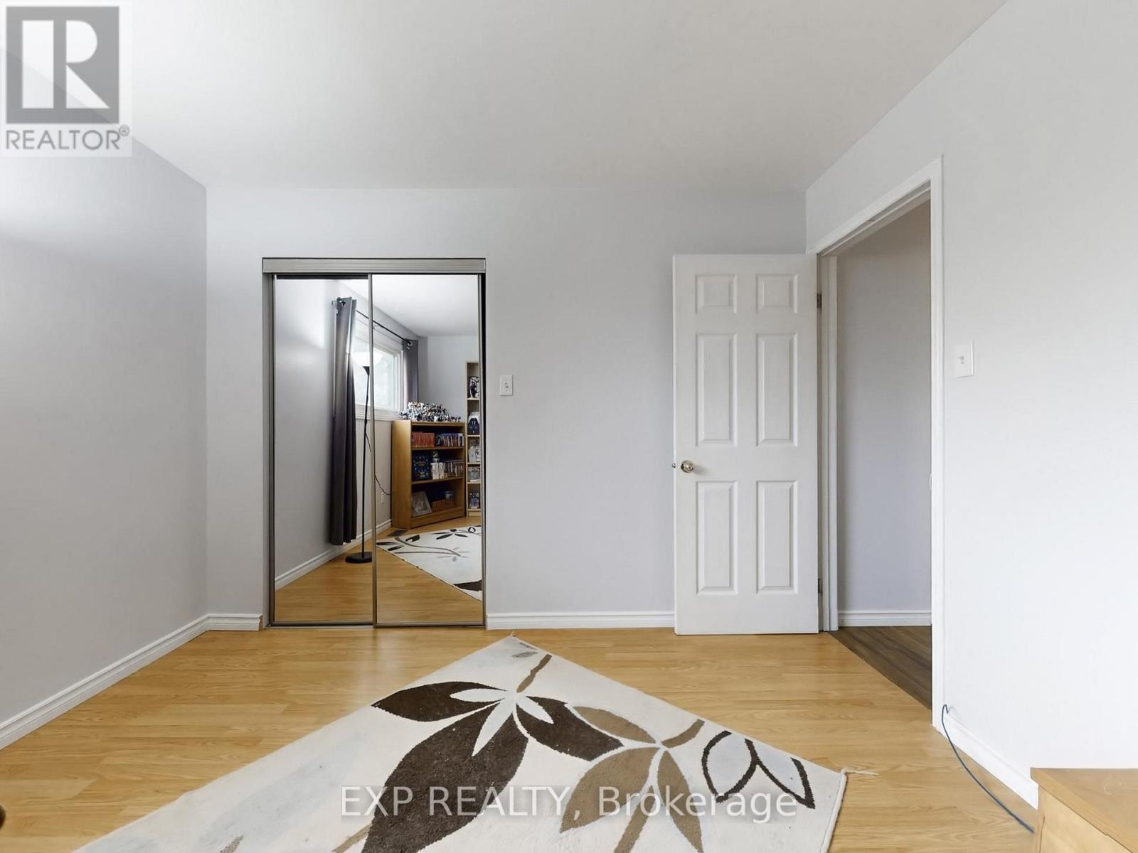 10384 Ravenshoe Road, Georgina, Ontario  L0C 1L0 - Photo 23 - N12944136