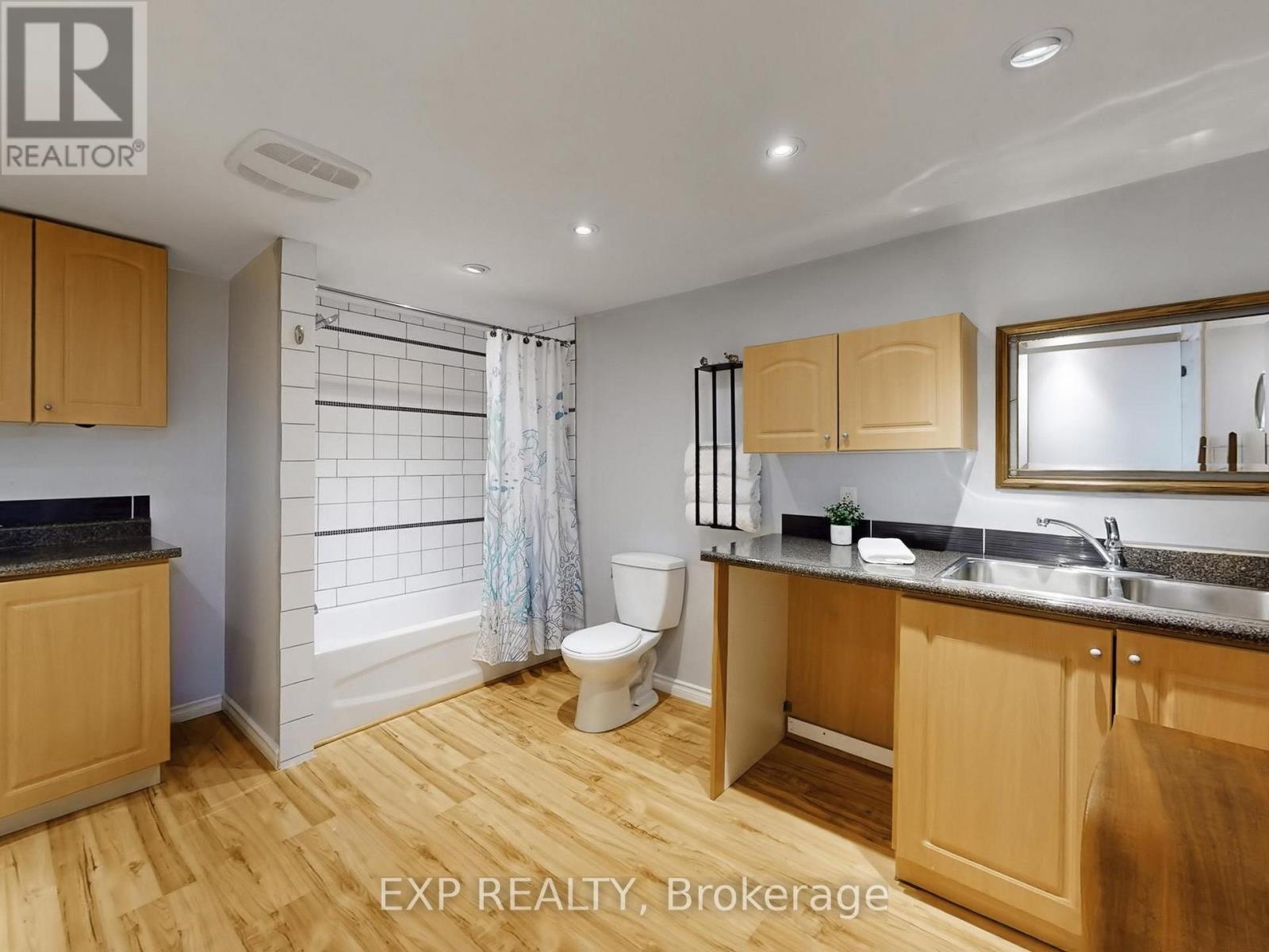 10384 Ravenshoe Road, Georgina, Ontario  L0C 1L0 - Photo 31 - N12944136