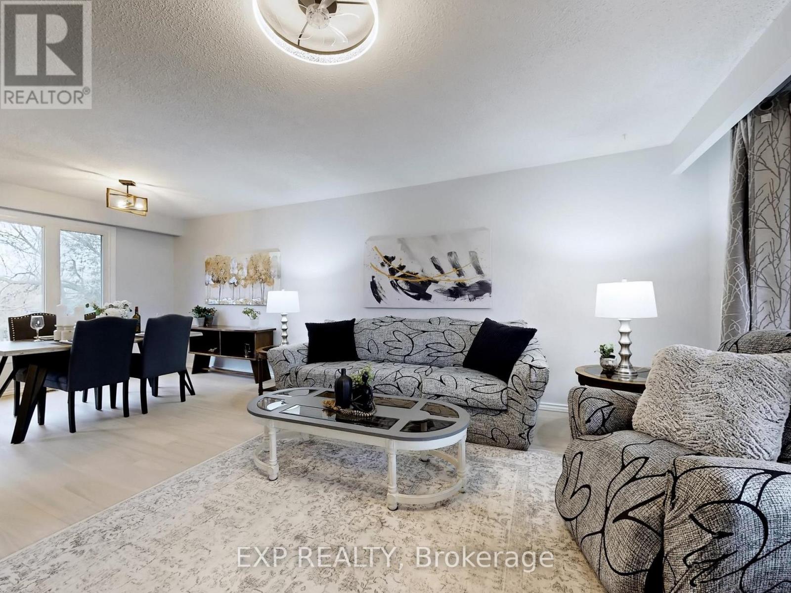 10384 Ravenshoe Road, Georgina, Ontario  L0C 1L0 - Photo 6 - N12944136