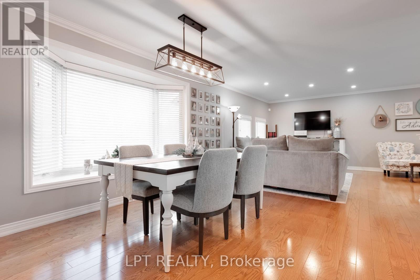 34 Cedar Creek Road, Springwater, Ontario  L9X 0P5 - Photo 11 - S12944004