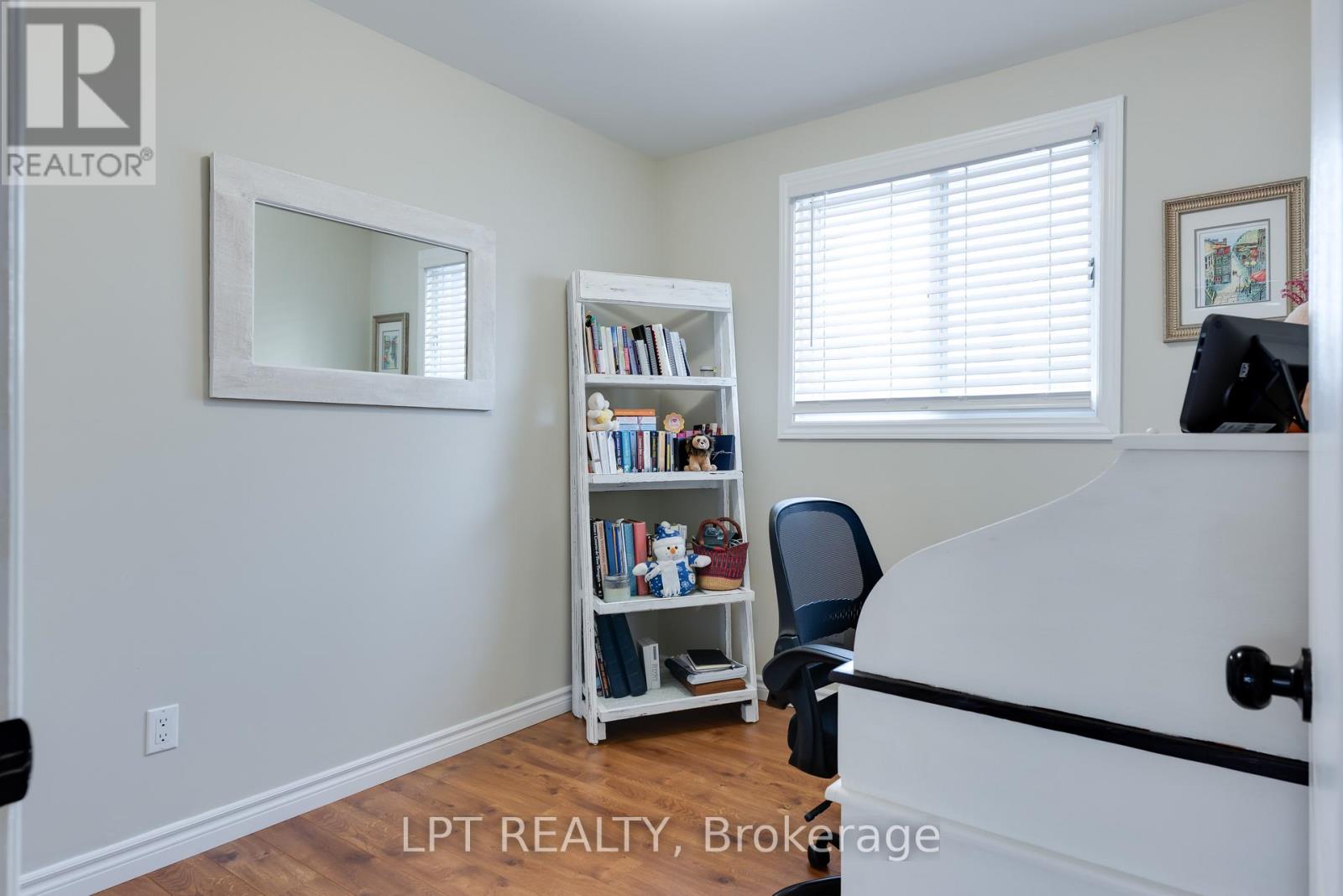 34 Cedar Creek Road, Springwater, Ontario  L9X 0P5 - Photo 22 - S12944004