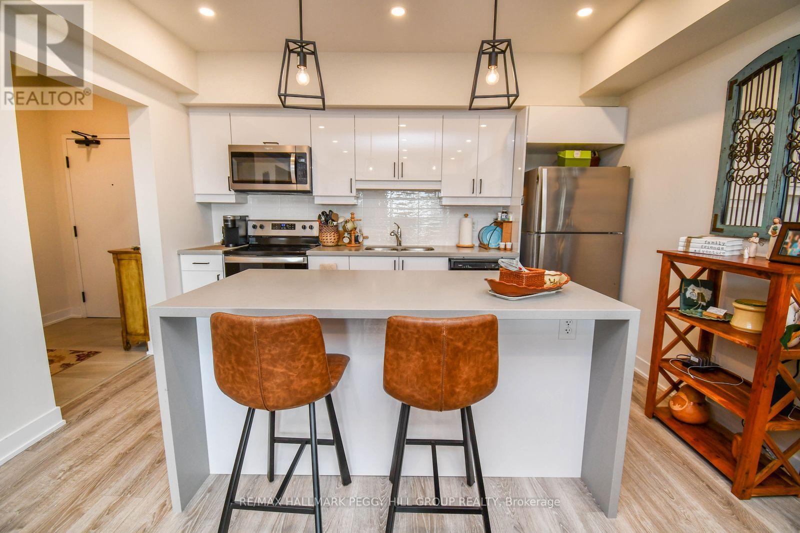 606 - 5 Chef Lane, Barrie, Ontario  L9J 0J8 - Photo 4 - S12944038