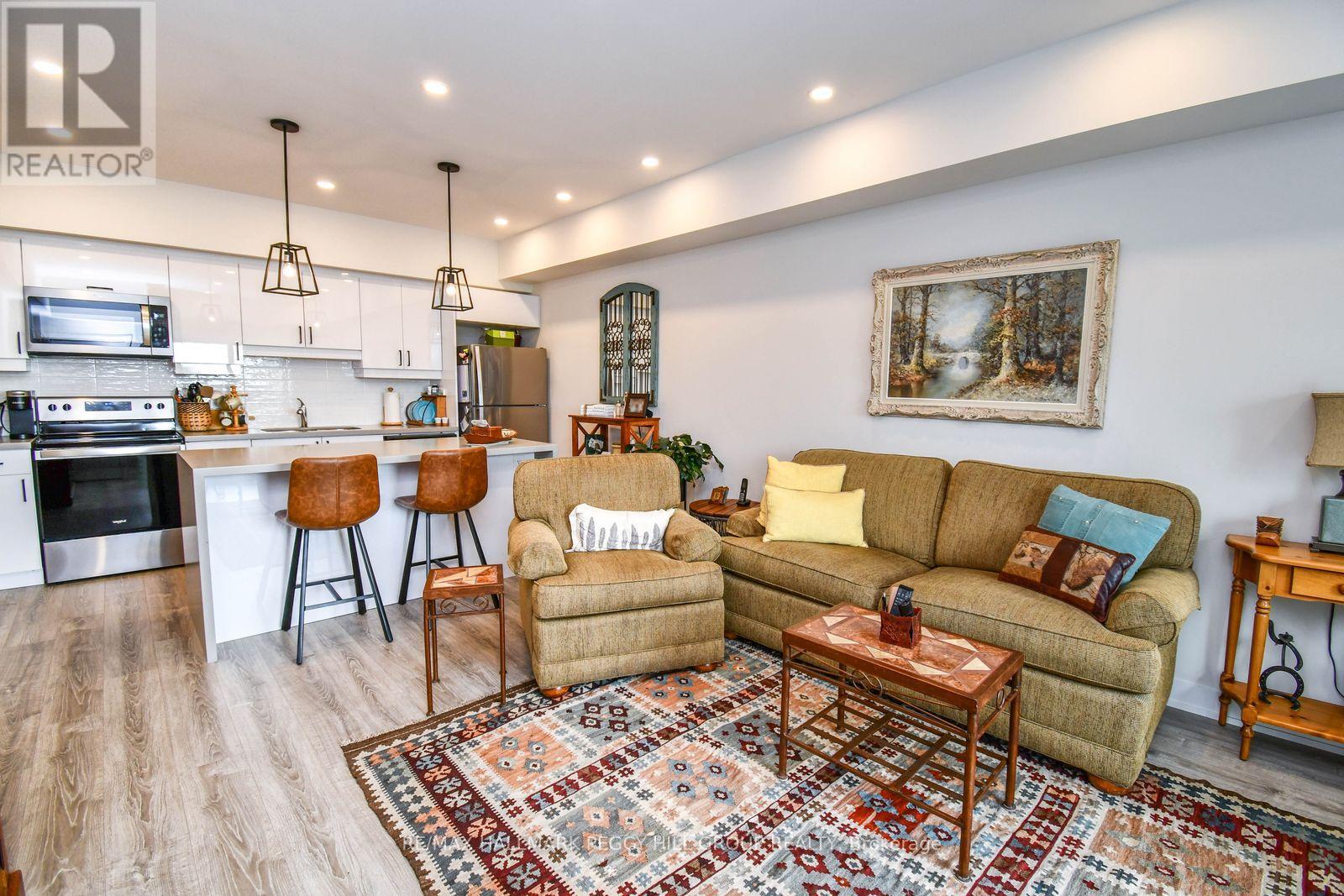 606 - 5 Chef Lane, Barrie, Ontario  L9J 0J8 - Photo 8 - S12944038