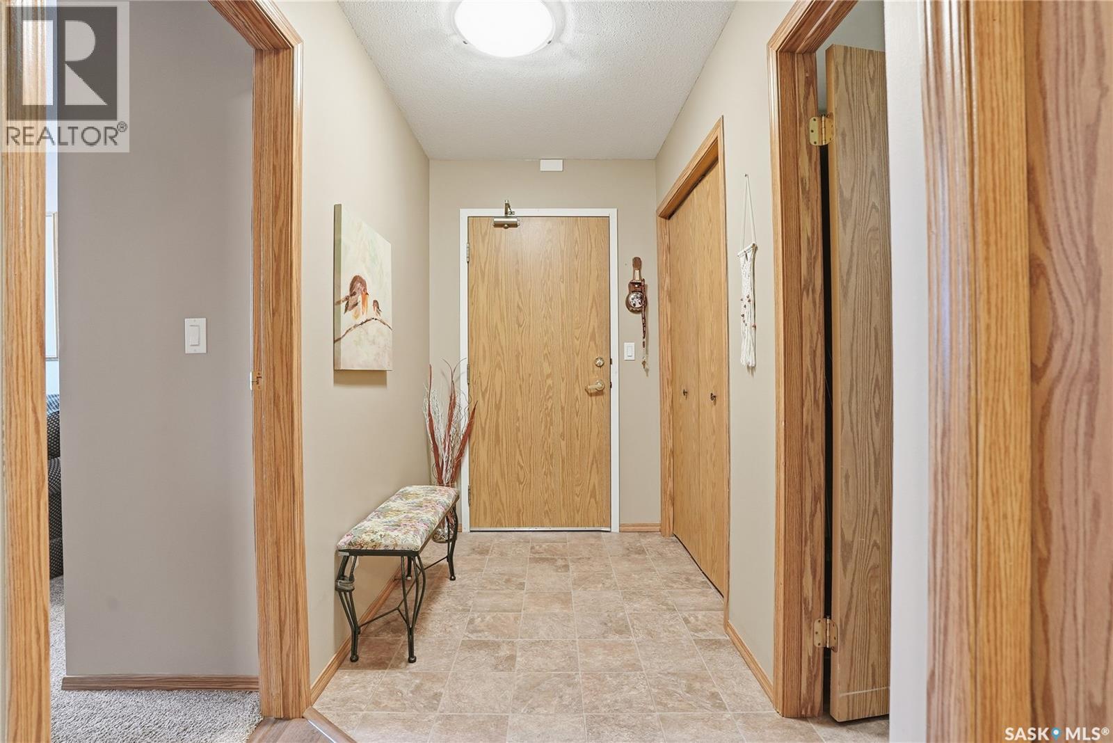 111 103 Keevil Crescent, Saskatoon, Saskatchewan  S7N 4L9 - Photo 2 - SK031794