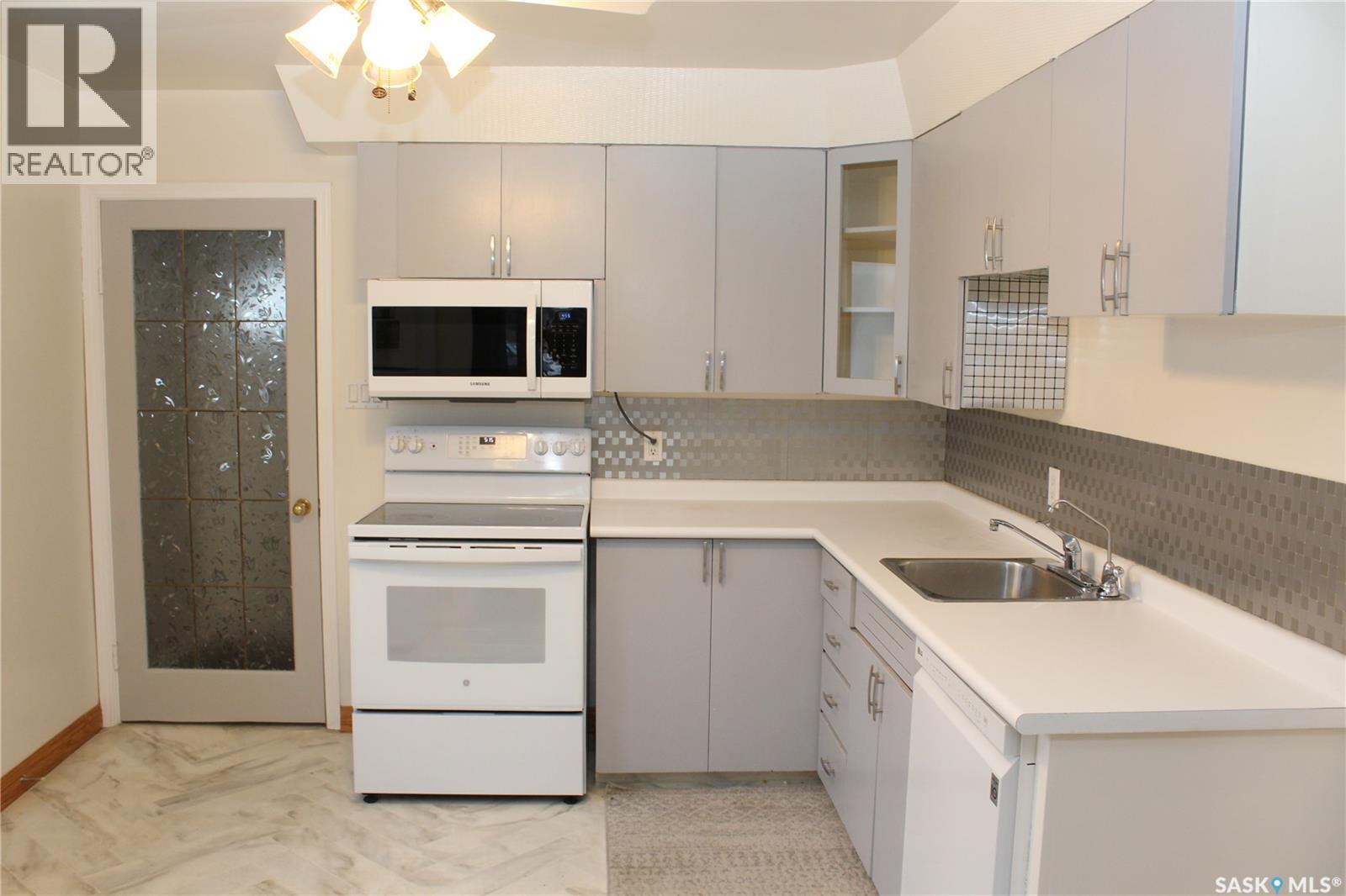 2754 Mcara Street, Regina, Saskatchewan  S4N 2X1 - Photo 7 - SK031705