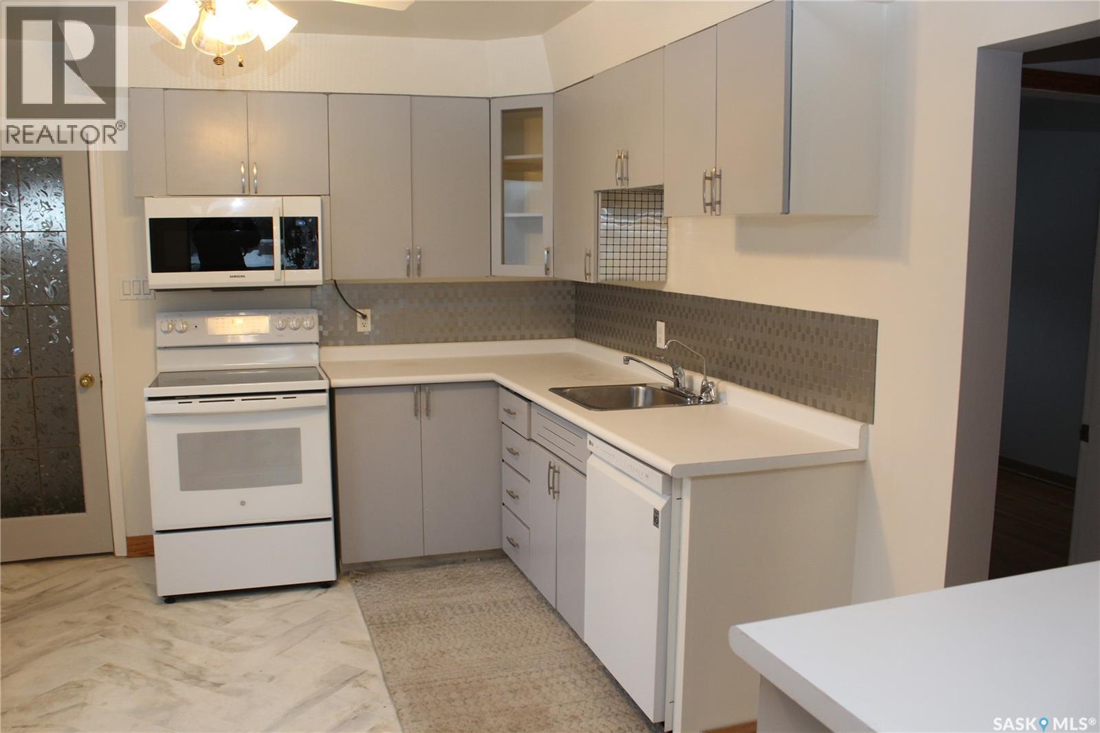 2754 Mcara Street, Regina, Saskatchewan  S4N 2X1 - Photo 9 - SK031705