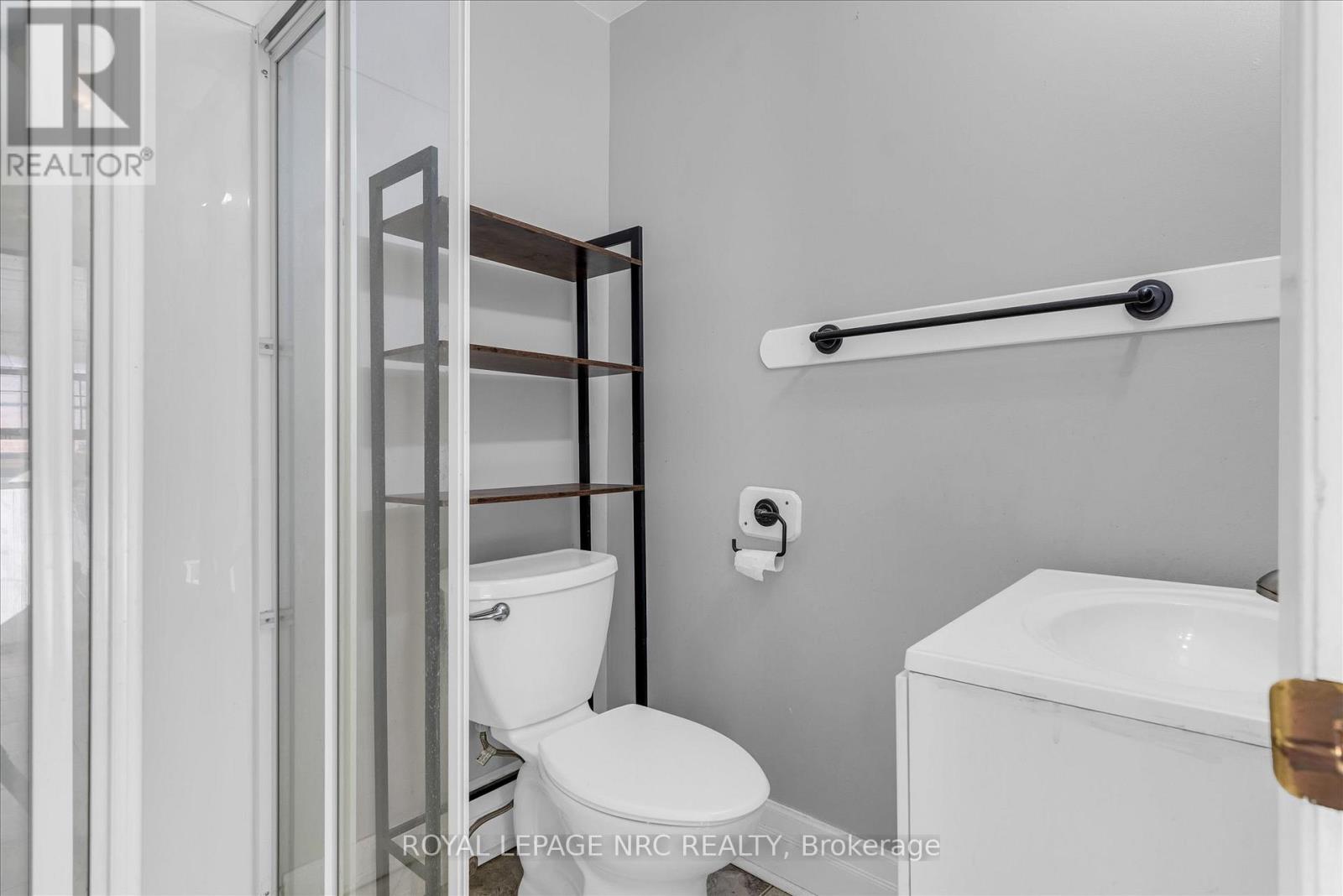 4878 Stamford Street, Niagara Falls, Ontario  L2E 1M1 - Photo 16 - X12833418