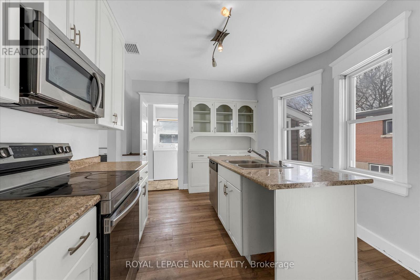 4878 Stamford Street, Niagara Falls, Ontario  L2E 1M1 - Photo 14 - X12833418