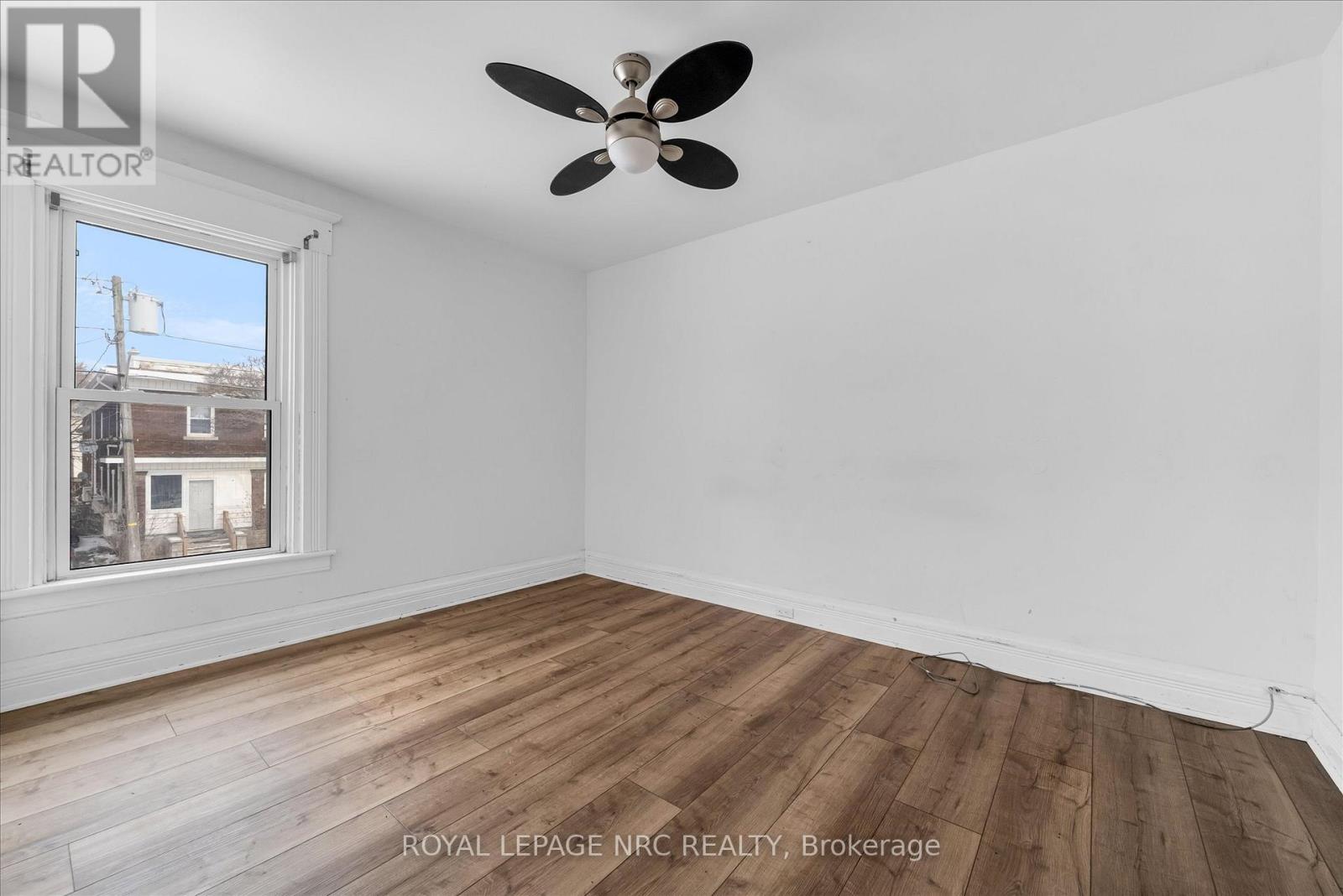 4878 Stamford Street, Niagara Falls, Ontario  L2E 1M1 - Photo 24 - X12833418