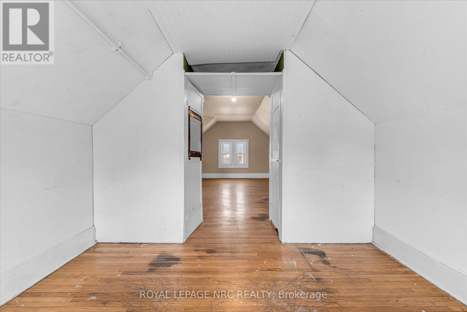 4878 Stamford Street, Niagara Falls, Ontario  L2E 1M1 - Photo 35 - X12833418