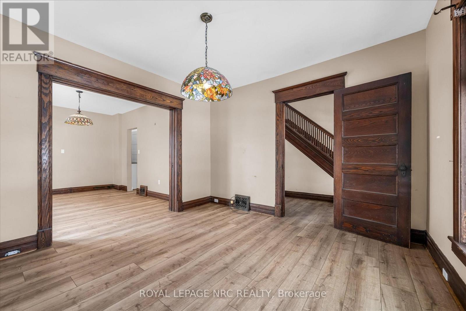 4878 Stamford Street, Niagara Falls, Ontario  L2E 1M1 - Photo 9 - X12833418