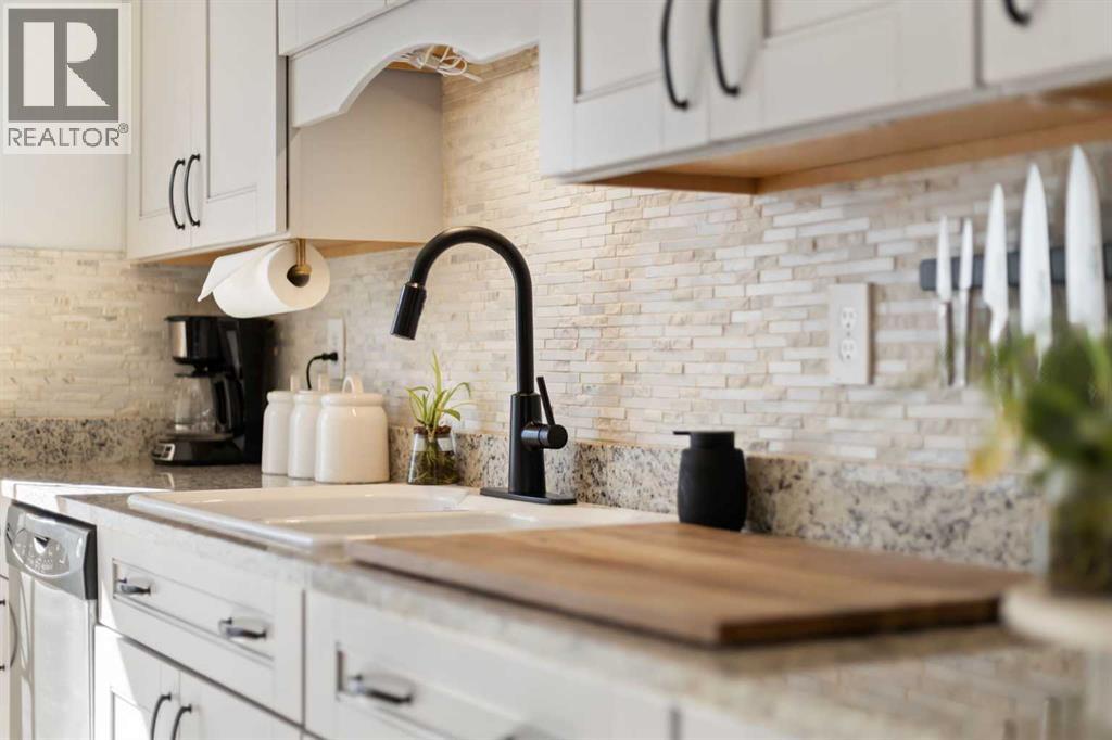 379 Westwood Drive Sw, Calgary, Alberta  T3C 2W5 - Photo 15 - A2291270