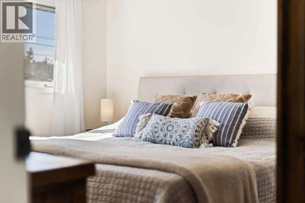 379 Westwood Drive Sw, Calgary, Alberta  T3C 2W5 - Photo 21 - A2291270