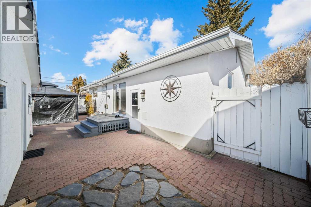 379 Westwood Drive Sw, Calgary, Alberta  T3C 2W5 - Photo 35 - A2291270