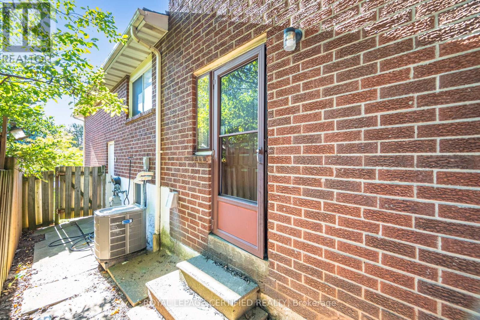 1431 Harmsworth Square, Oakville, Ontario  L6H 3E8 - Photo 39 - W12943850