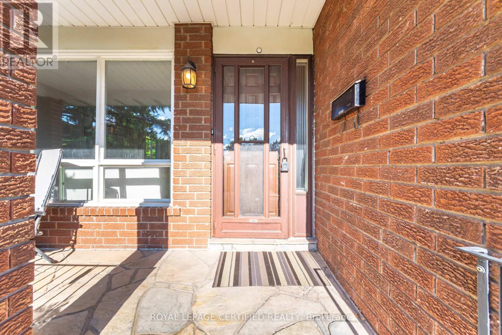 1431 Harmsworth Square, Oakville, Ontario  L6H 3E8 - Photo 4 - W12943850