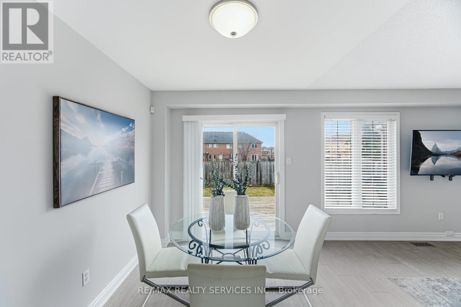 20 Mossgrove Crescent, Brampton, Ontario  L7A 1R1 - Photo 13 - W12943856