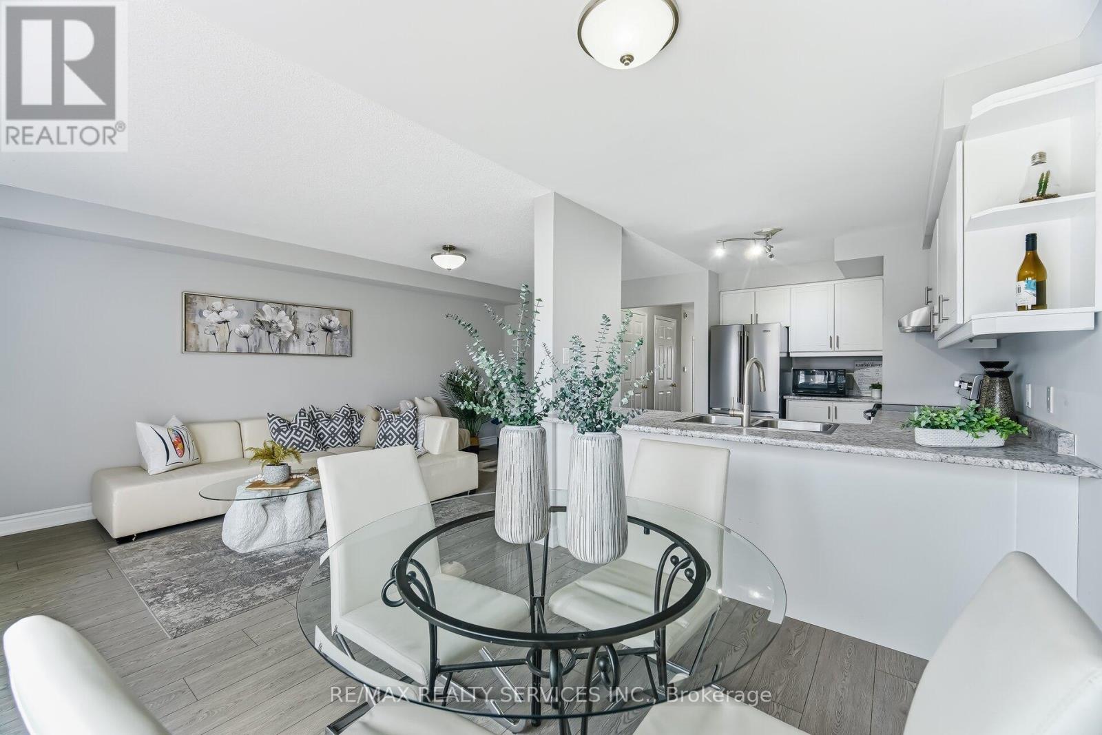 20 Mossgrove Crescent, Brampton, Ontario  L7A 1R1 - Photo 14 - W12943856