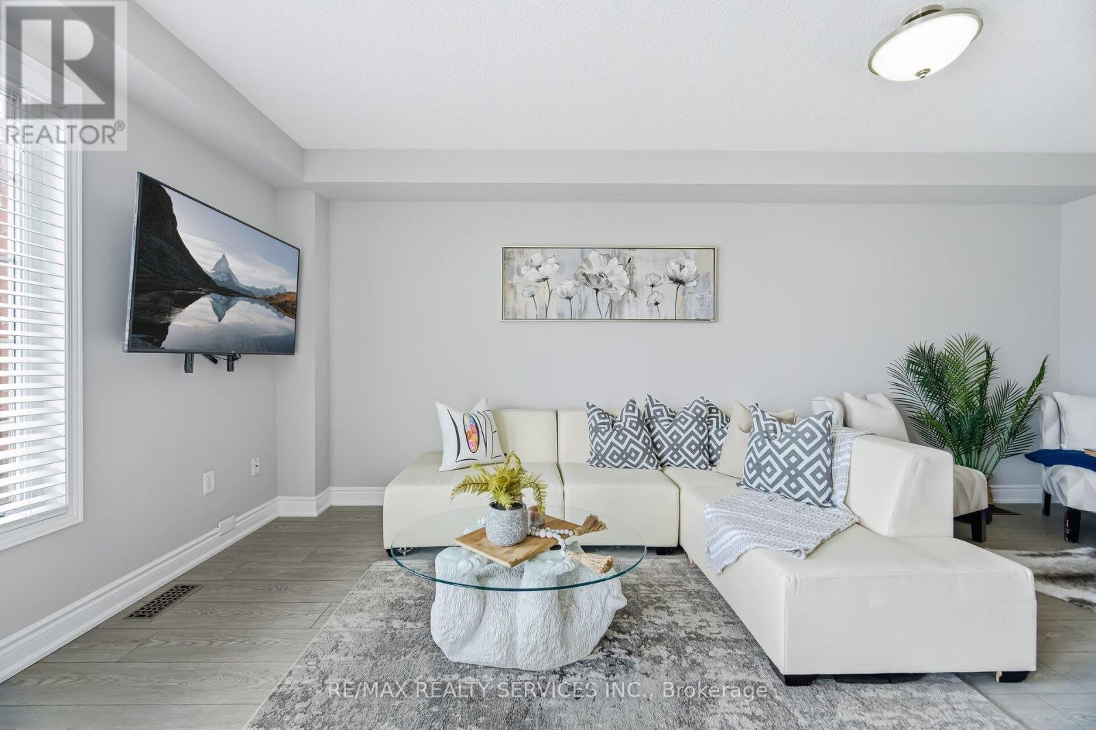 20 Mossgrove Crescent, Brampton, Ontario  L7A 1R1 - Photo 17 - W12943856