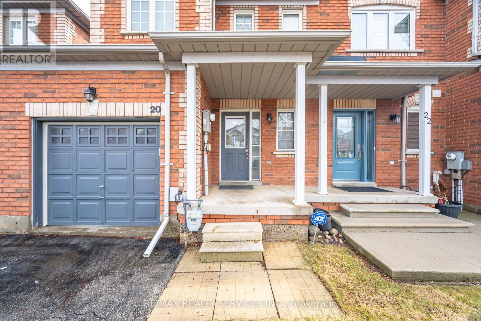 20 Mossgrove Crescent, Brampton, Ontario  L7A 1R1 - Photo 4 - W12943856