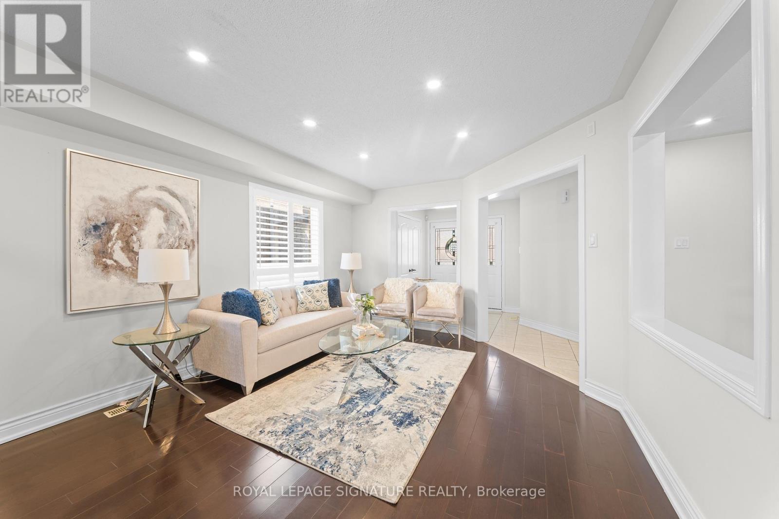 16 Newark Way, Brampton, Ontario  L7A 2V1 - Photo 4 - W12943866