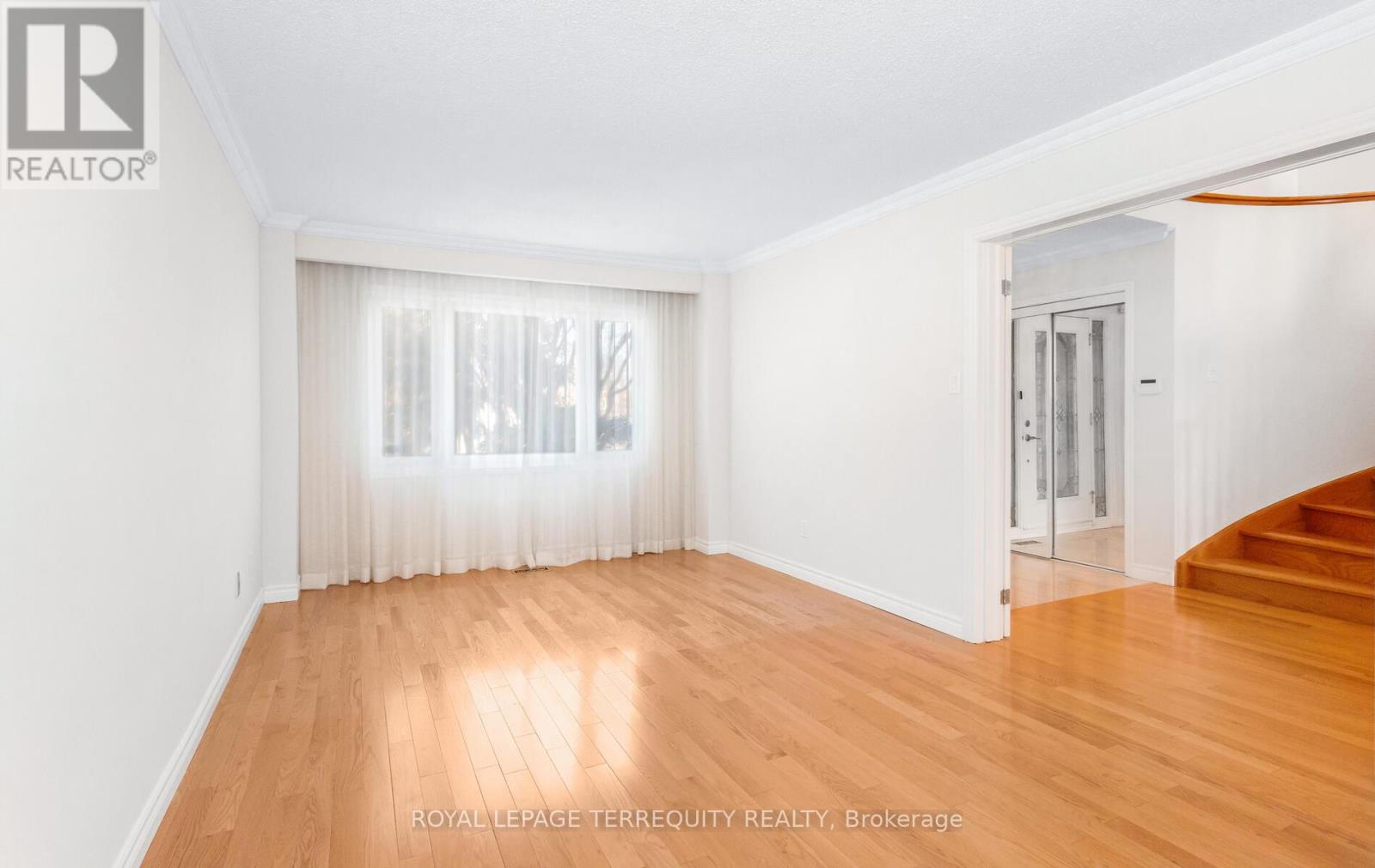 1656 Carrington Road, Mississauga, Ontario  L5M 2K2 - Photo 4 - W12943876