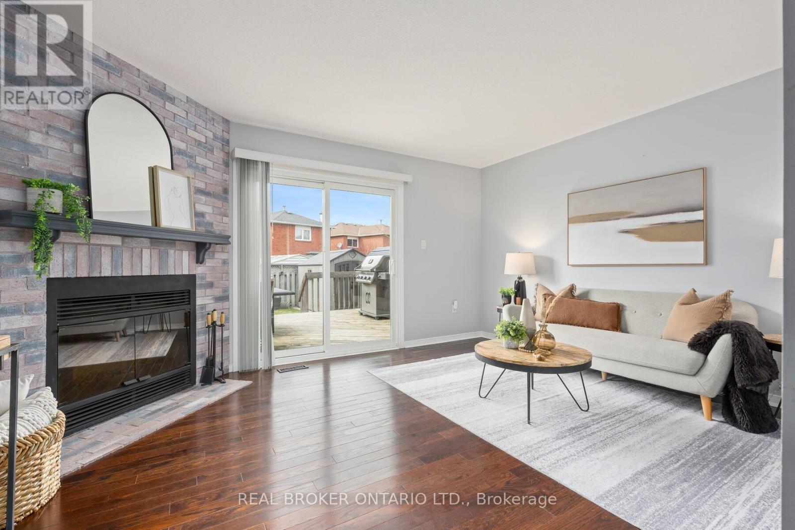 15 Smith Drive, Halton Hills, Ontario  L7G 5K7 - Photo 10 - W12943898