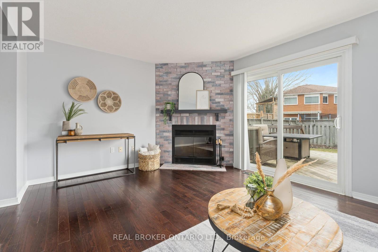 15 Smith Drive, Halton Hills, Ontario  L7G 5K7 - Photo 11 - W12943898