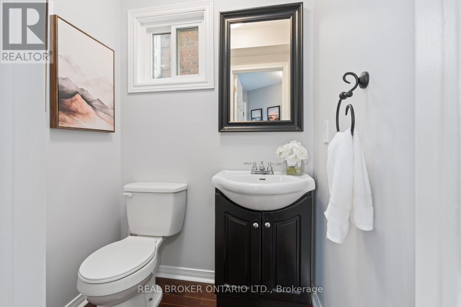 15 Smith Drive, Halton Hills, Ontario  L7G 5K7 - Photo 8 - W12943898