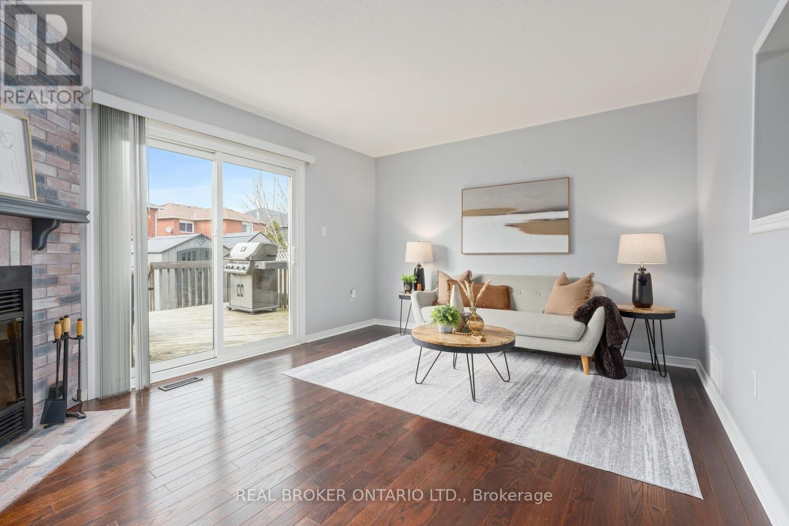 15 Smith Drive, Halton Hills, Ontario  L7G 5K7 - Photo 9 - W12943898