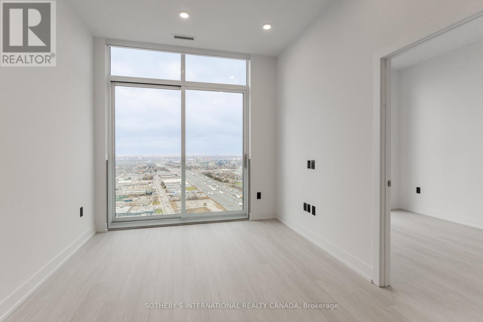 505 - 31 York Garden Way, Toronto, Ontario  M6A 2V1 - Photo 7 - W12943900