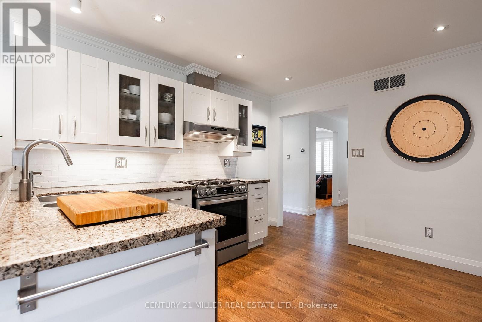 262 Oakwood Crescent, Oakville, Ontario  L6K 3M8 - Photo 17 - W12943912