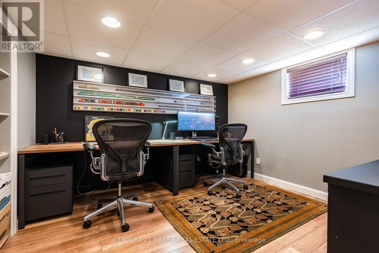 262 Oakwood Crescent, Oakville, Ontario  L6K 3M8 - Photo 28 - W12943912