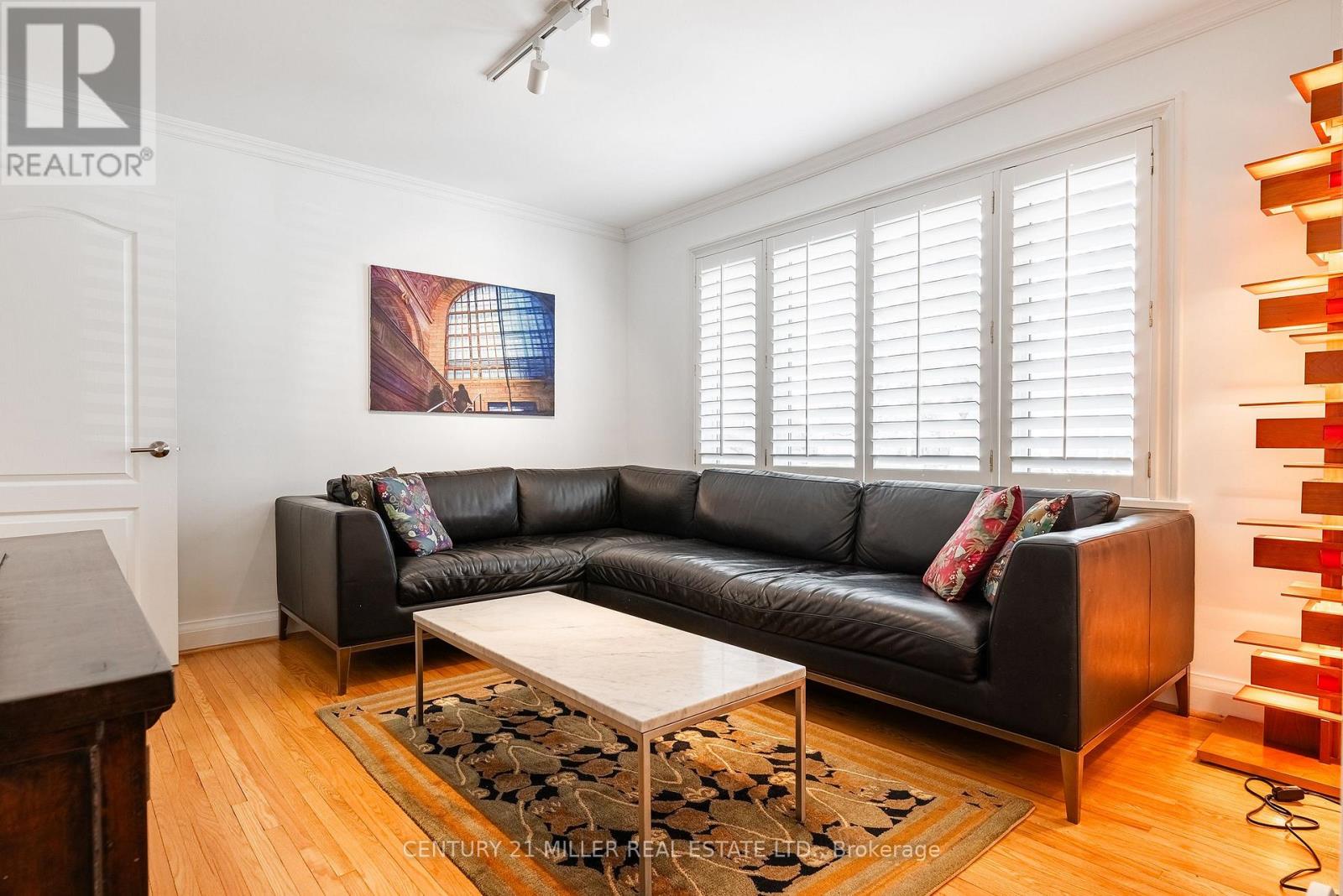 262 Oakwood Crescent, Oakville, Ontario  L6K 3M8 - Photo 7 - W12943912