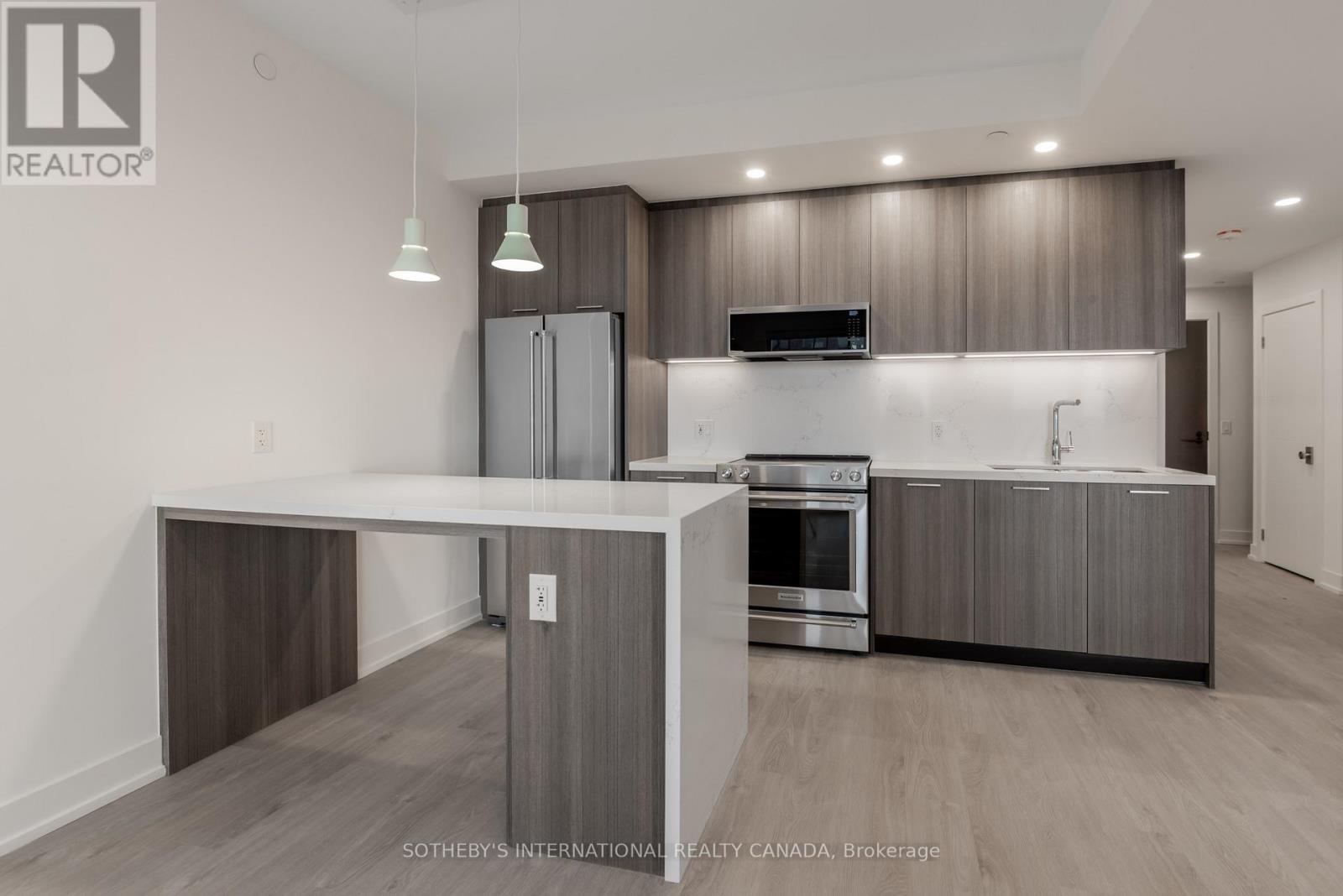 1001 - 31 York Garden Way, Toronto, Ontario  M6A 2V1 - Photo 3 - W12943914