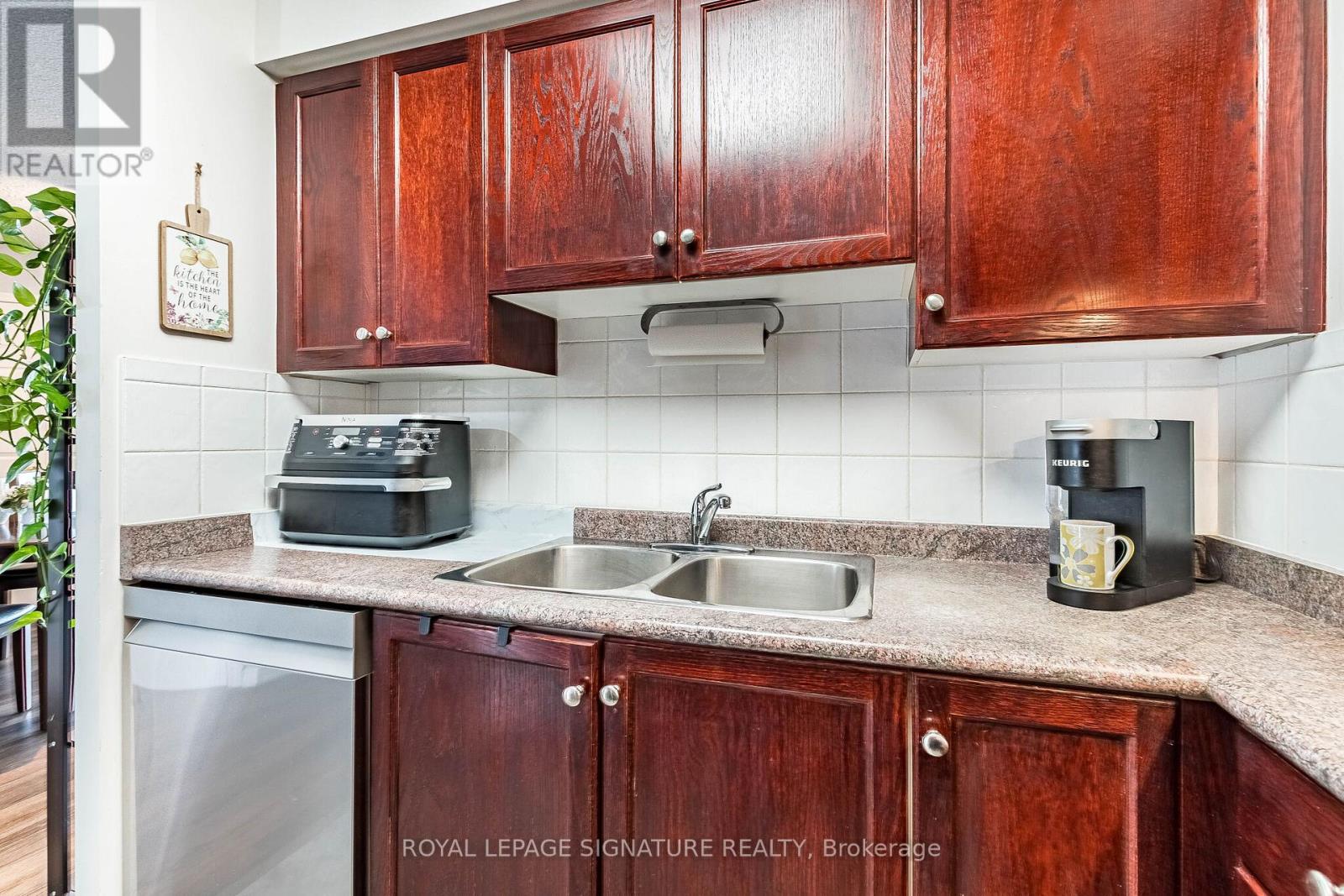 408 - 35 Kingsbridge Garden Circle, Mississauga, Ontario  L5R 3Z5 - Photo 28 - W12943924