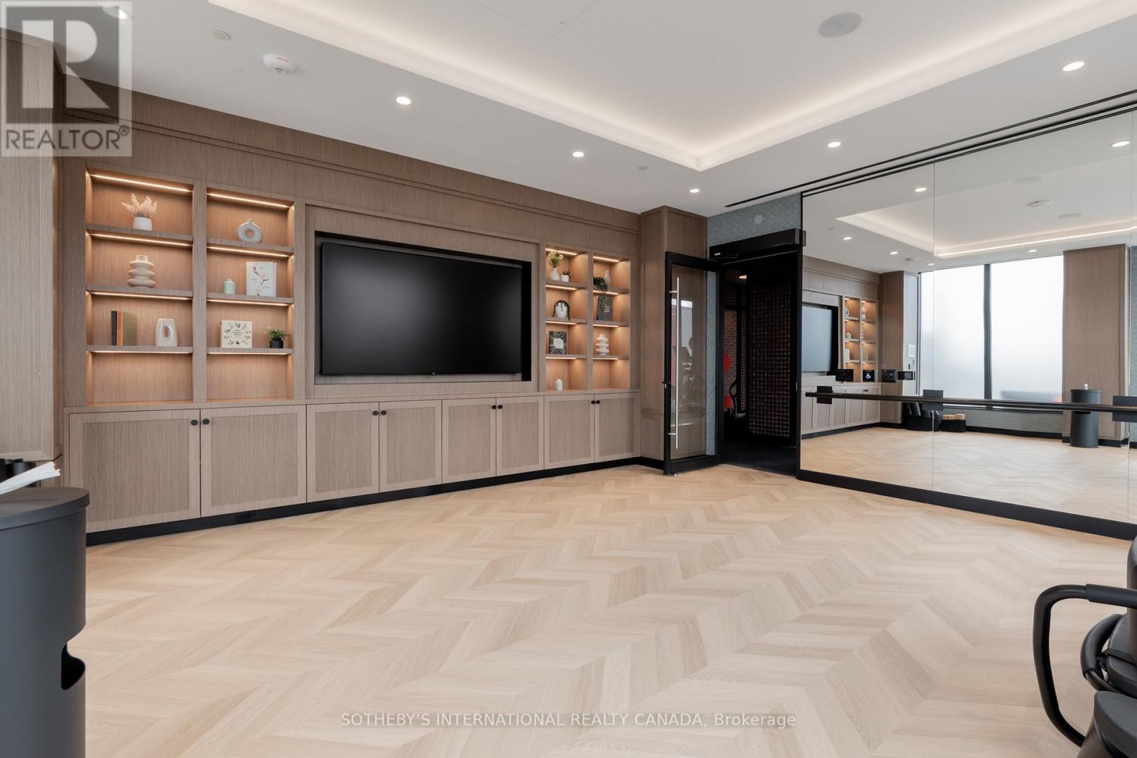 Th101 - 31 York Garden Way, Toronto, Ontario  M6A 2V1 - Photo 12 - W12943928