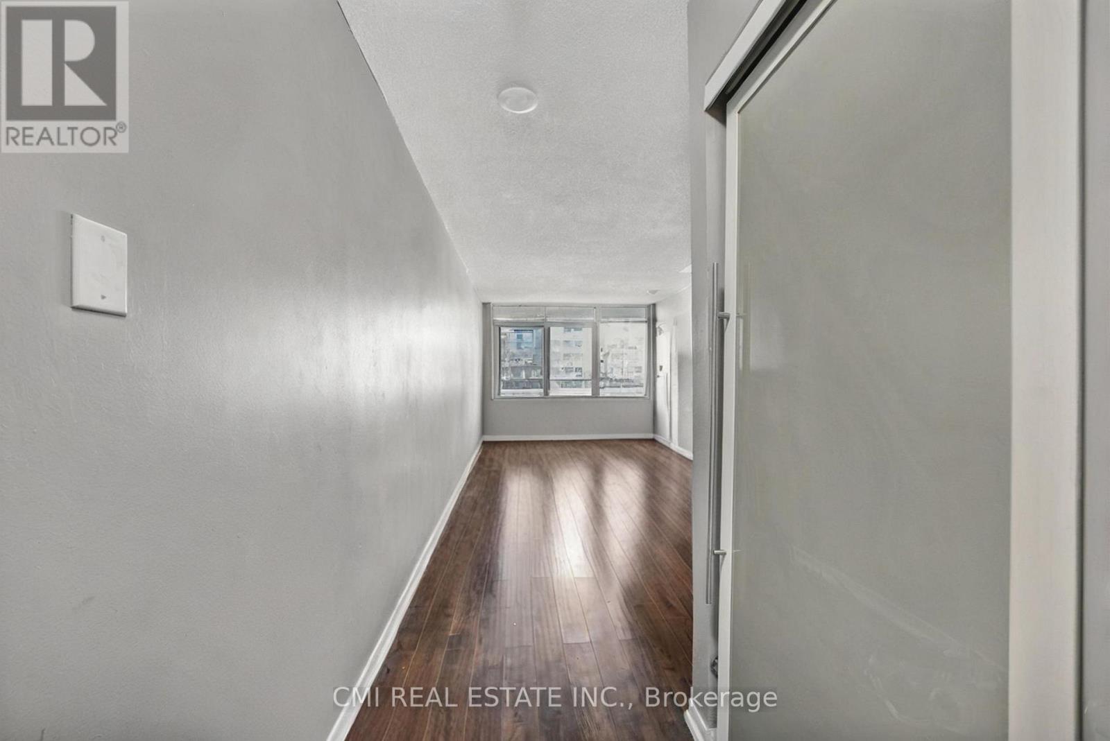 725 - 38 Joe Shuster Way, Toronto, Ontario  M6K 0A5 - Photo 4 - W12943934