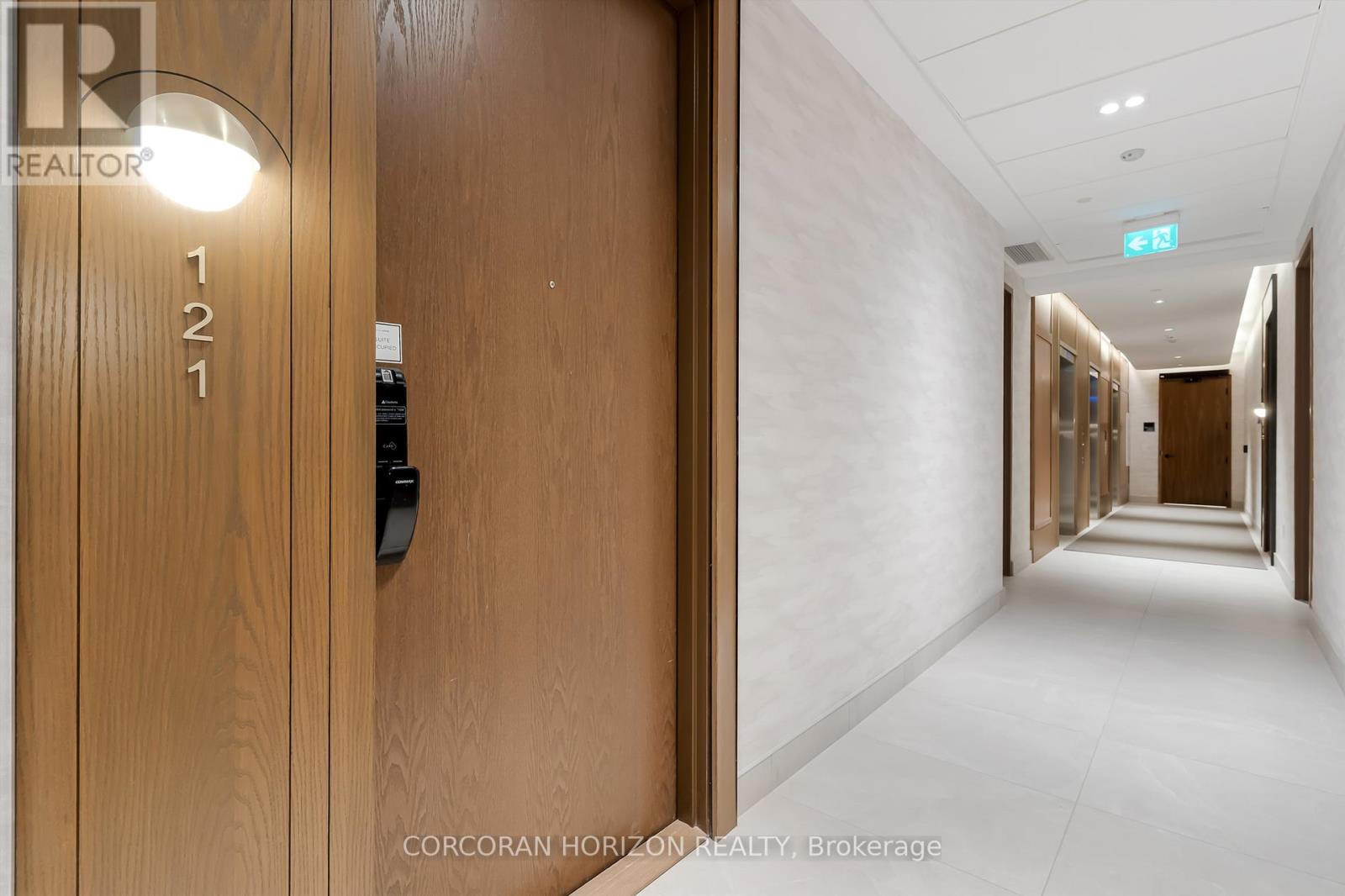 121 - 3240 William Coltson Avenue, Oakville, Ontario  L6H 8C8 - Photo 2 - W12943942