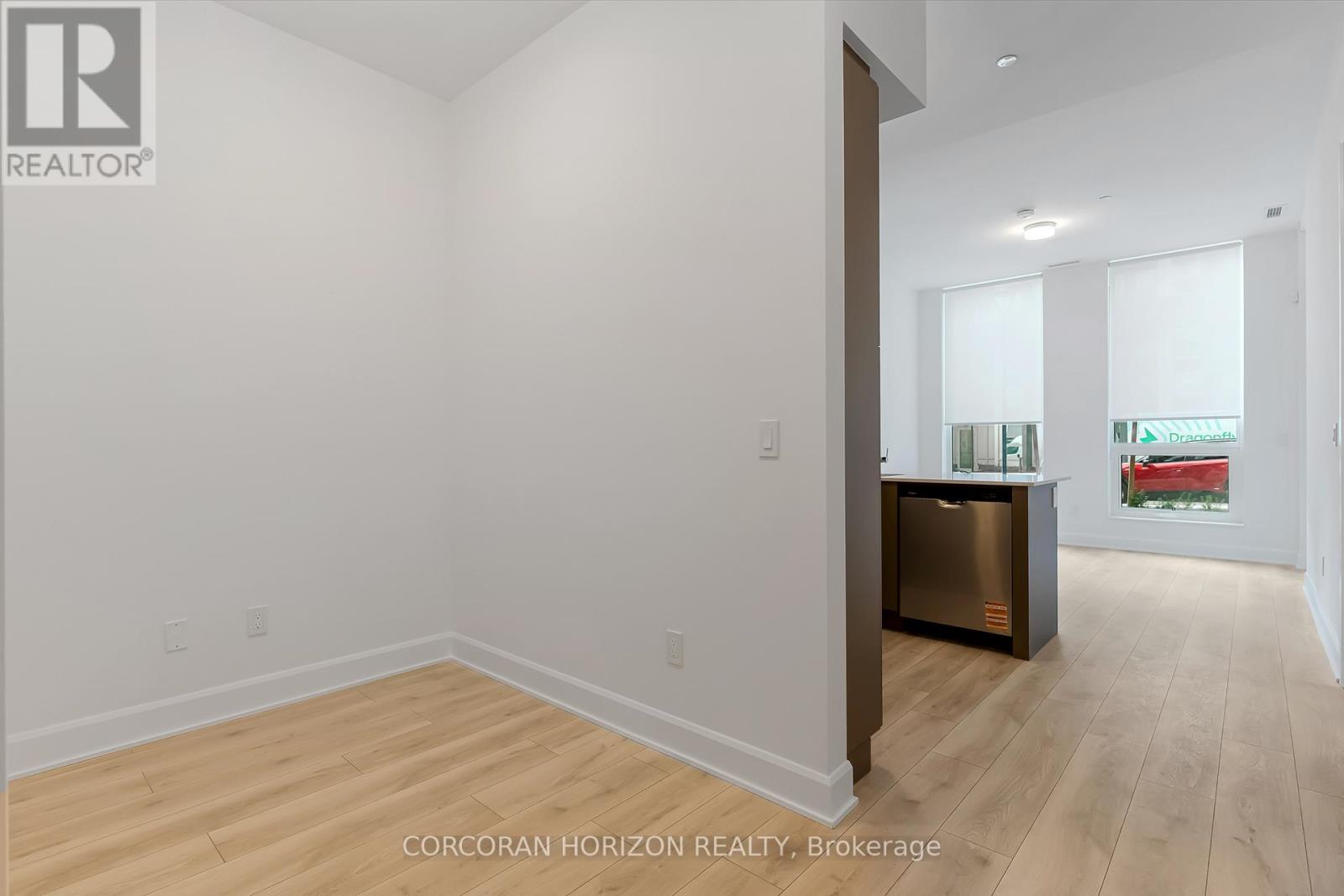 121 - 3240 William Coltson Avenue, Oakville, Ontario  L6H 8C8 - Photo 5 - W12943942