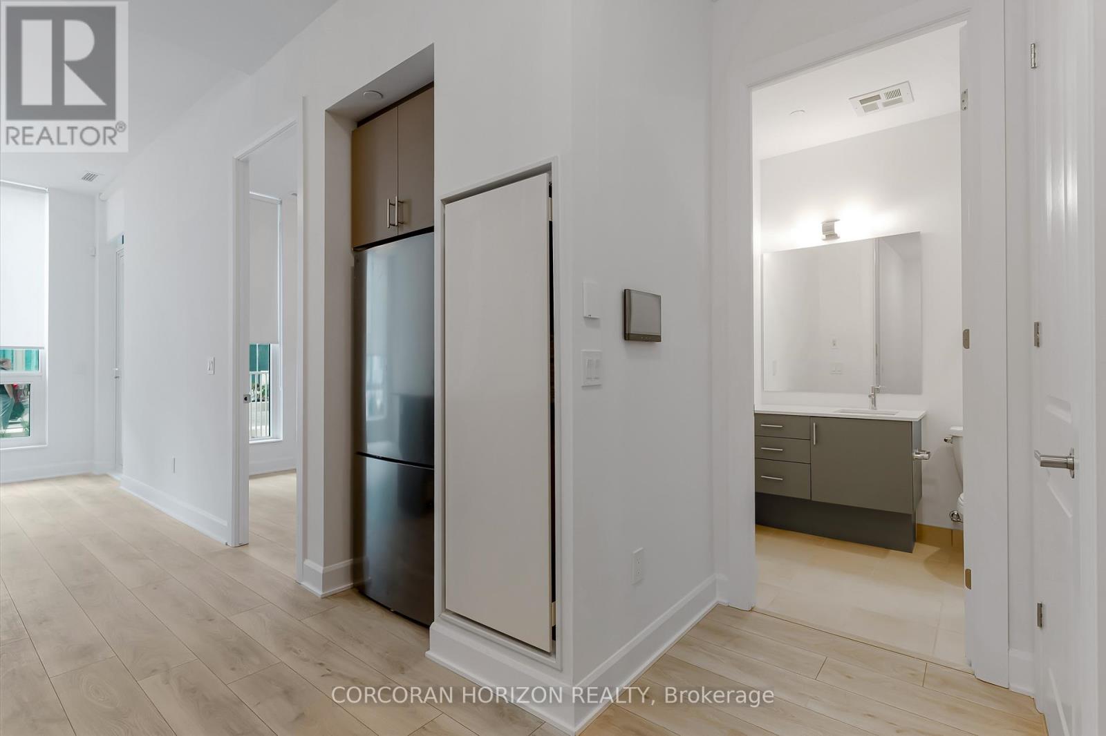 121 - 3240 William Coltson Avenue, Oakville, Ontario  L6H 8C8 - Photo 6 - W12943942