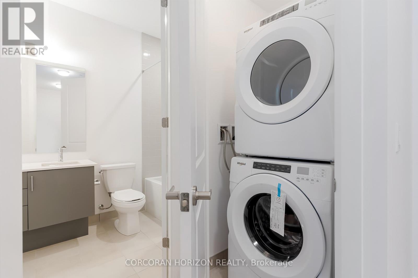 121 - 3240 William Coltson Avenue, Oakville, Ontario  L6H 8C8 - Photo 8 - W12943942