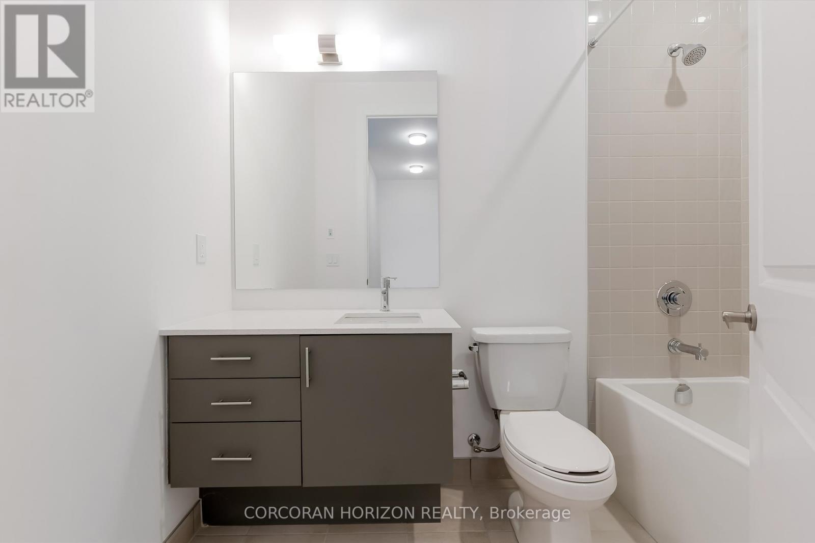 121 - 3240 William Coltson Avenue, Oakville, Ontario  L6H 8C8 - Photo 9 - W12943942