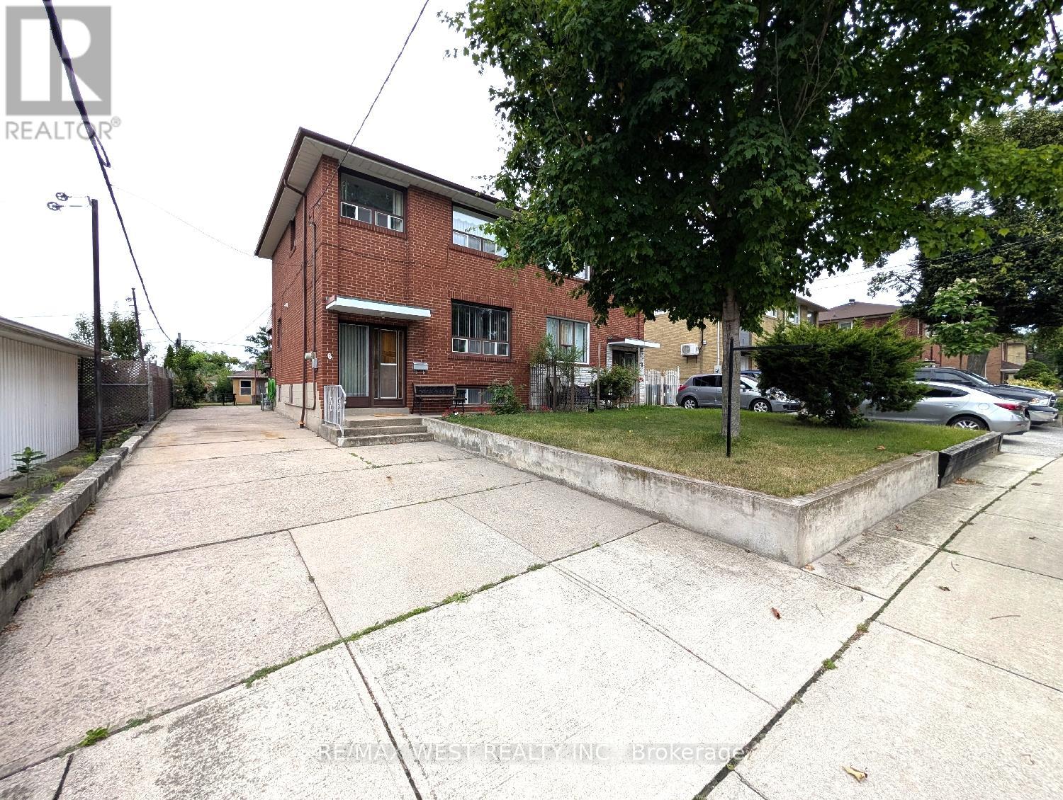 6 Dalrymple Drive, Toronto, Ontario  M6N 4S3 - Photo 2 - W12943944